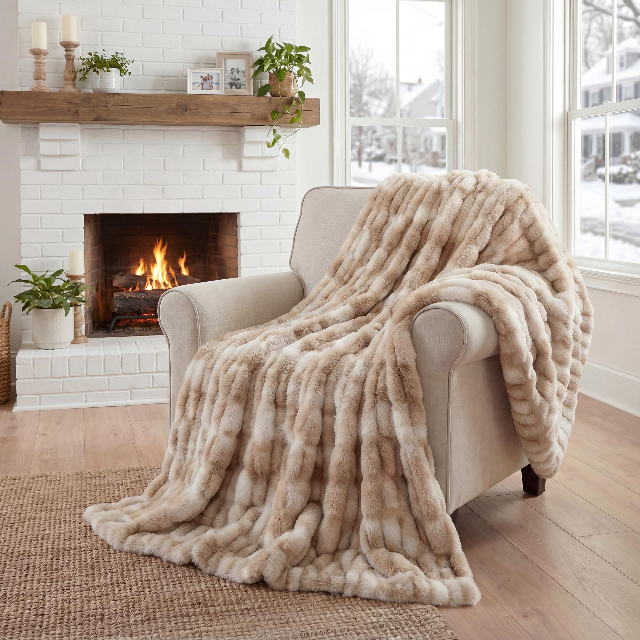 Mamma Mia Covers Faux Fur Throw Blanket ��� Super Soft and Cozy Fluffy Fleece ��� 50"x60" Midweight Fuzzy Plush Blanket for Couch and Bed - Cream Color
