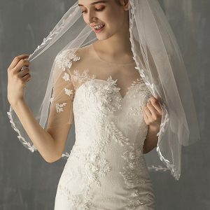 White One-Tier Tulle Fingertip Bridal Party Veil with Appliques